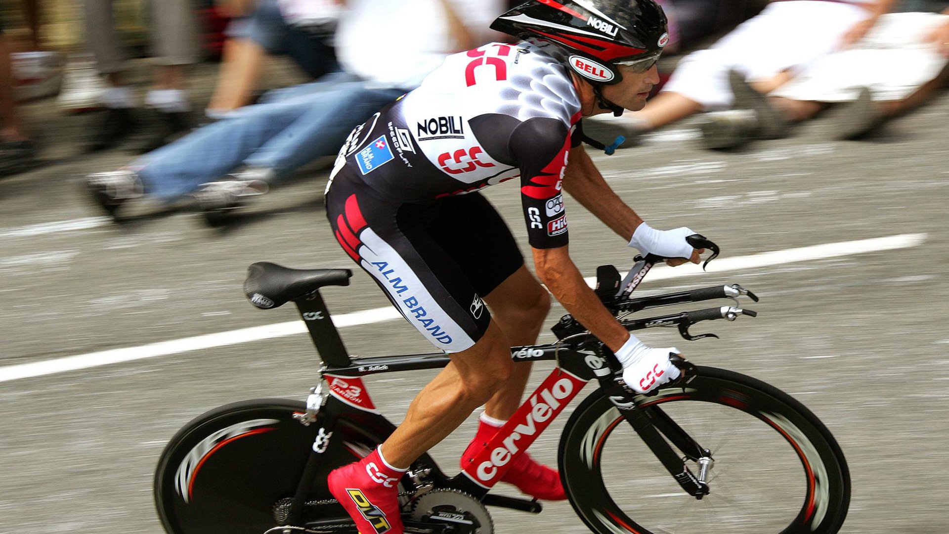 传统竹竿舞运动会,文化传承与现代结合,竹竿舞表演解说词